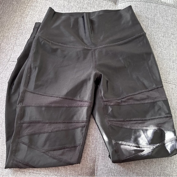 Lululemon Wunder Under Tech Mesh size 2 - Picture 3 of 10